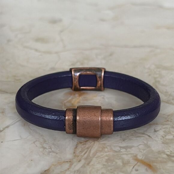 NEW! Leather Handcrafted Cuff Bracelet - Picture 5 of 8
